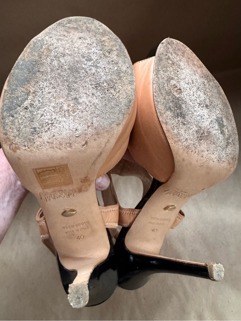 Jerome C Rousseau Beige and Black Patent Leather Open Toe Platform 5” Heels. 40 - Picture 8 of 13